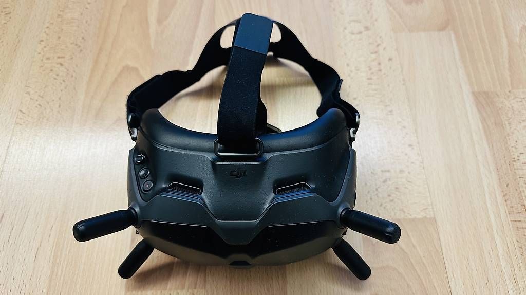 Telecomando: DJI FPV COMBO + Fly more kit + Motion Controller – Usato da Kloten venduto da jasonjason1206 1