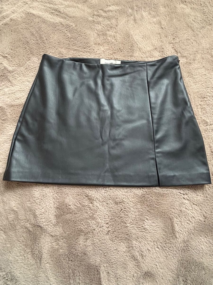 Pull&Bear Gonne: Minirock Kunstleder schwarz Grösse M   – Nuovo (secondo la descrizione) da Balgach venduto da Miisarah