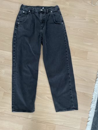 Jeans Weekday grigi perfetti per l'autunno, taglia 28 🍂