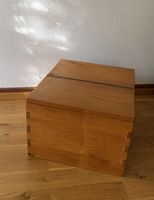 Holzkiste mit Klappdeckel, guter Zustand