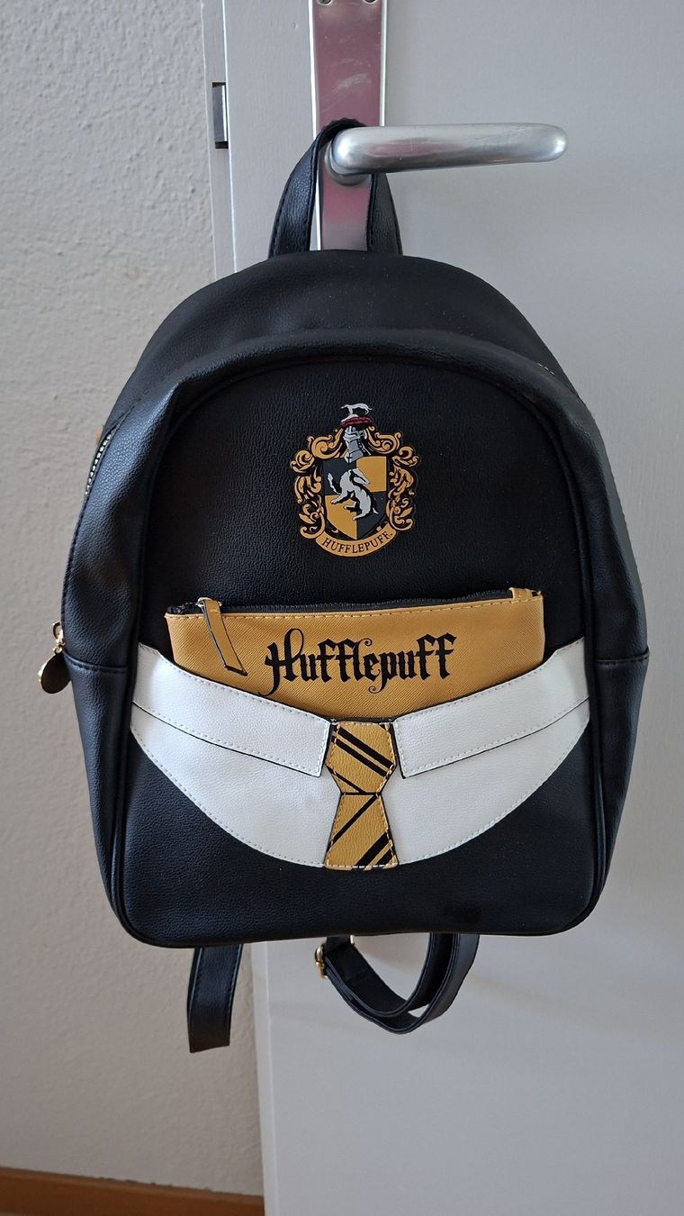 Sacs à dos: Rucksack Hufflepuff Harry Potter  – D'occasion à Schüpfen par deb_d2h8