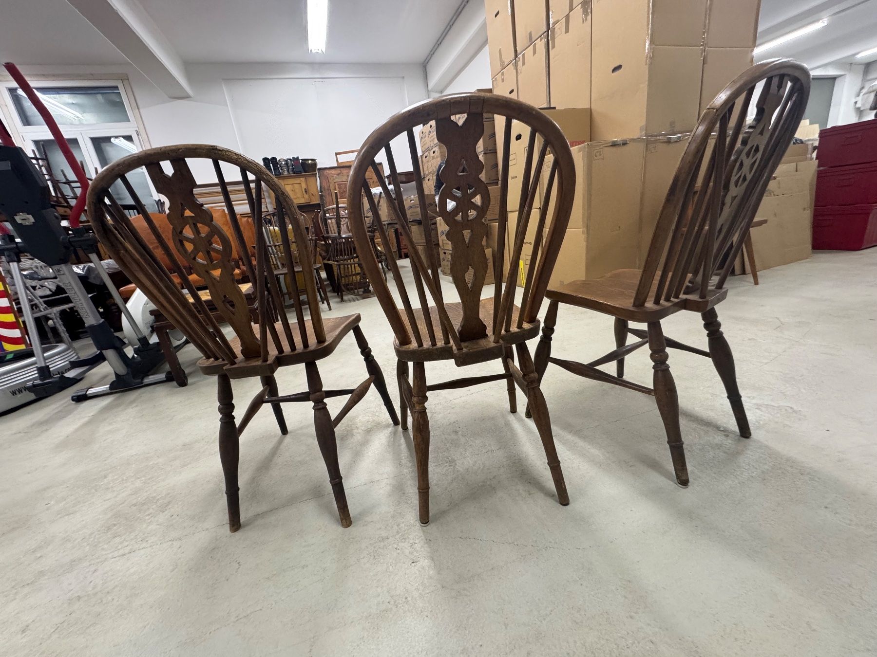 Chaises: Ensemble de 3 chaises coloniales – D'occasion à Oeschseite par -Luxury-On-Line- 5