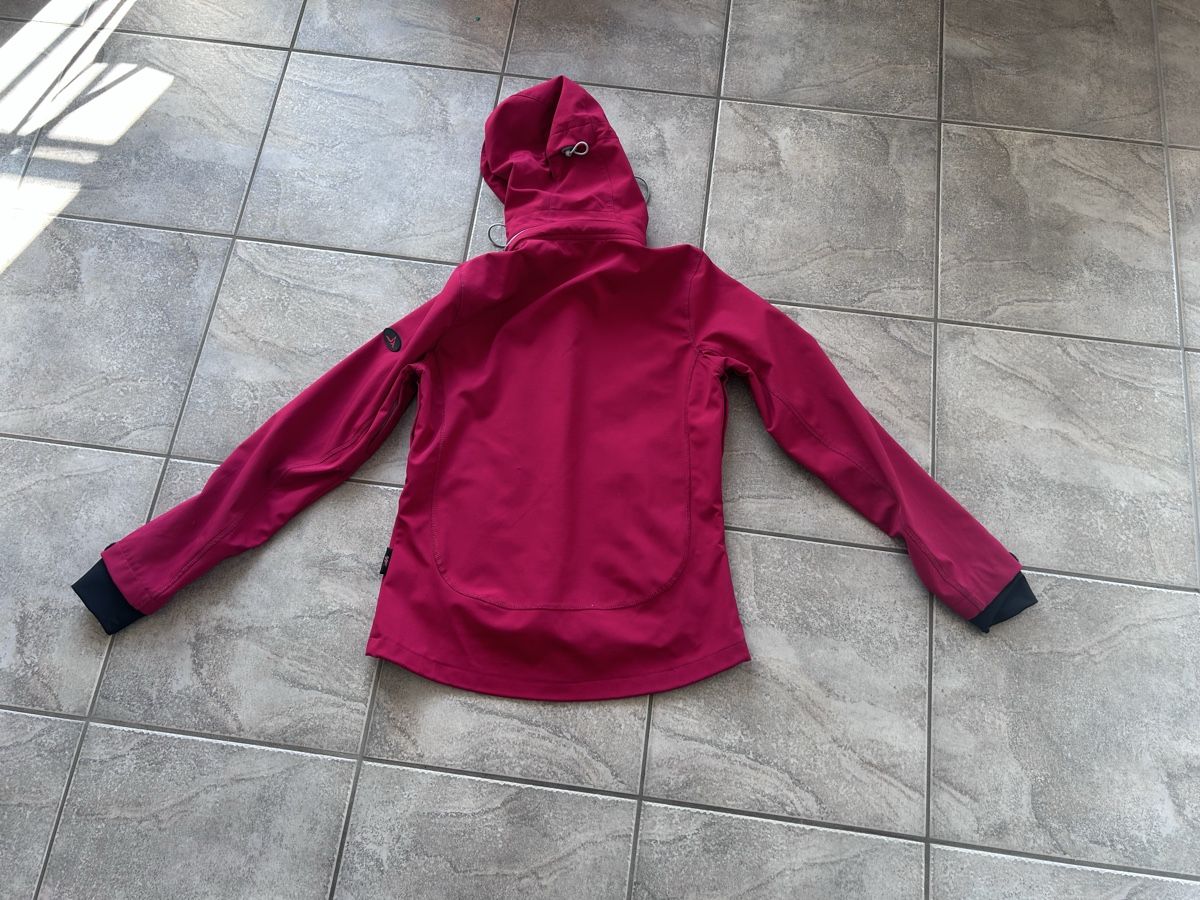 Giacche: Softshelljacke Damen Gr XS – Usato da Berg (Dägerlen) venduto da nzelli 1