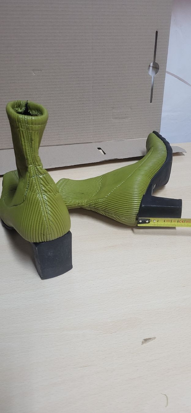 Scarpe da donna: VICINI Stiefeletten, Gr. 37.5, Olivgrün – Usato da Figino venduto da mayam63 1