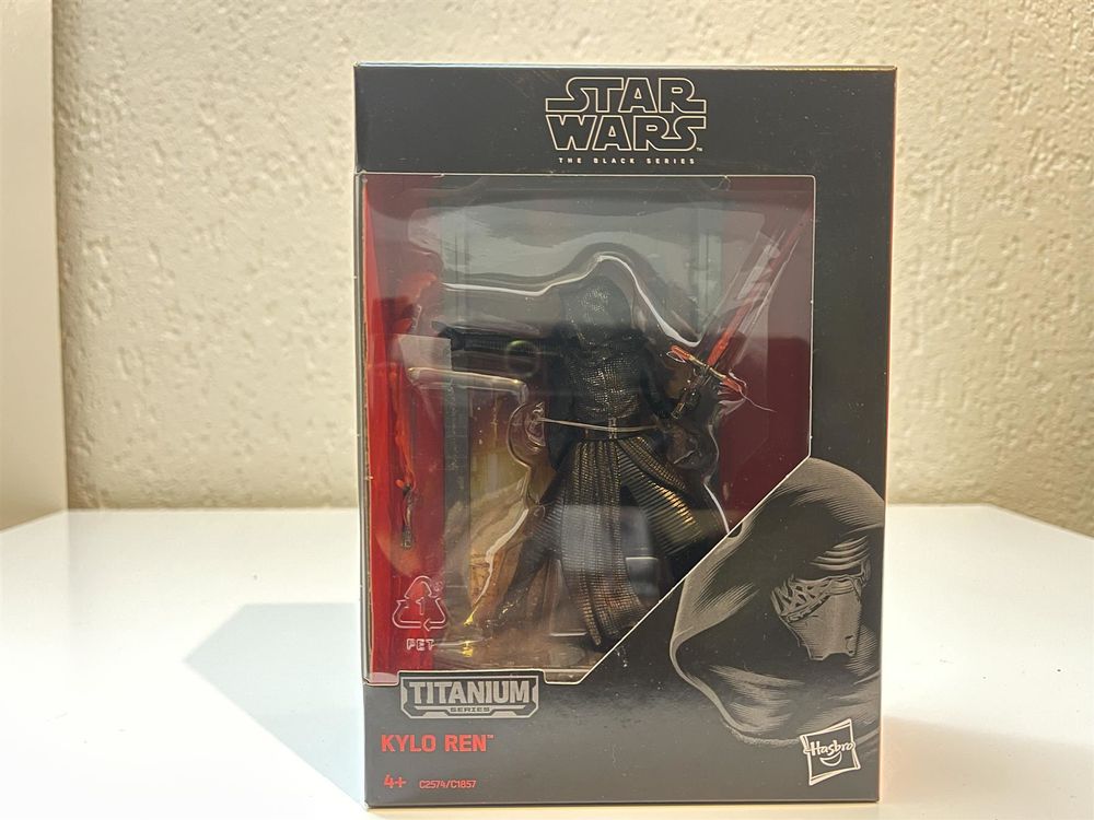 Star Wars Kylo Ren 3,75 Zoll Figur – Mit Schnee-Mission-Rüstung & Zubehör, Ab 4 Jahren