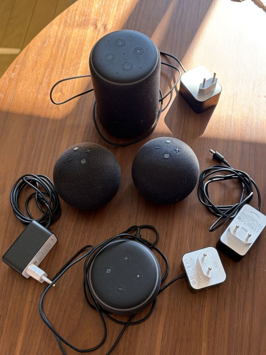 Amazon Casse acustiche: Amazon Echo Dot 5. Gen. und 2 ältere Geräte – Usato da Bern venduto da King_ronny