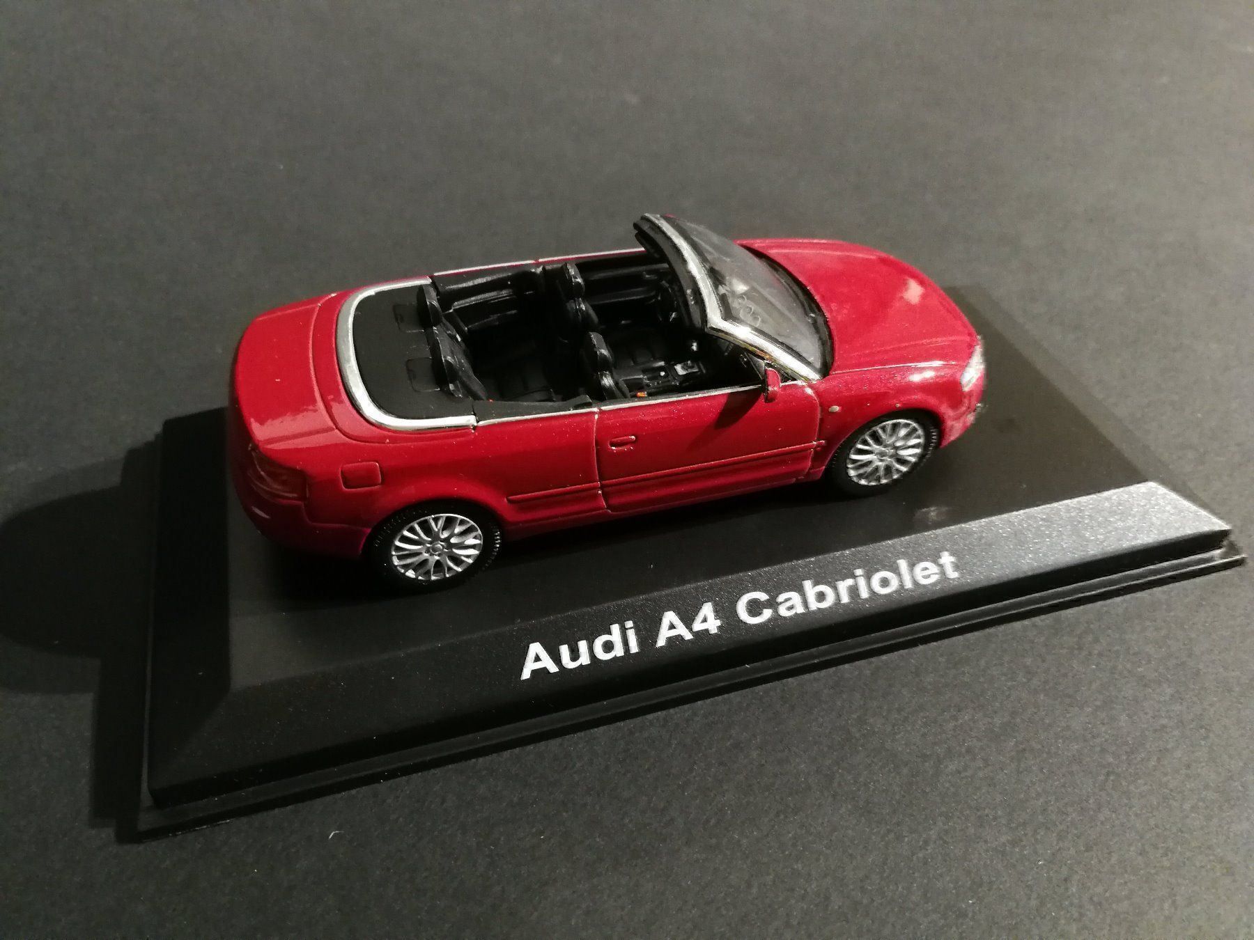 Audi Modellini d'auto: Norev Audi A4 B7 Cabriolet – Difettoso da Obfelden venduto da Real_pleu