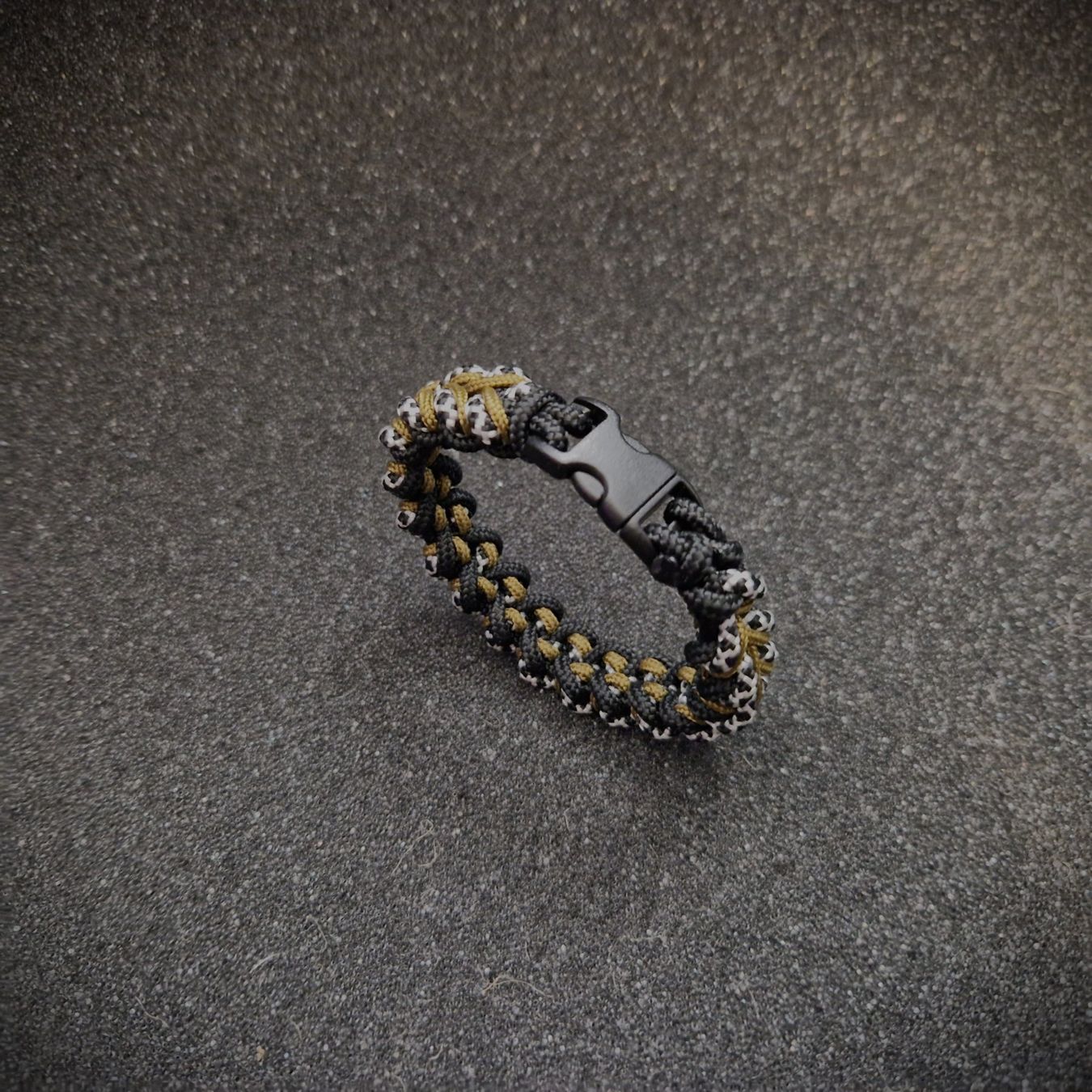 Armbänder & -reifen: Bracelet paracorde – Neu und originalverpackt aus Billens von D-Dorian