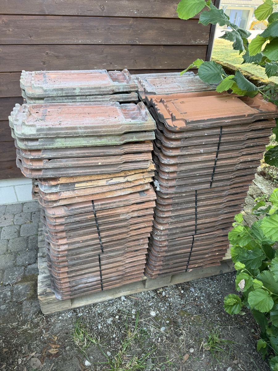 Altri materiali da costruzione: Tonziegel Laufen Modell 561 – Usato da Wolfwil venduto da and_t8mz