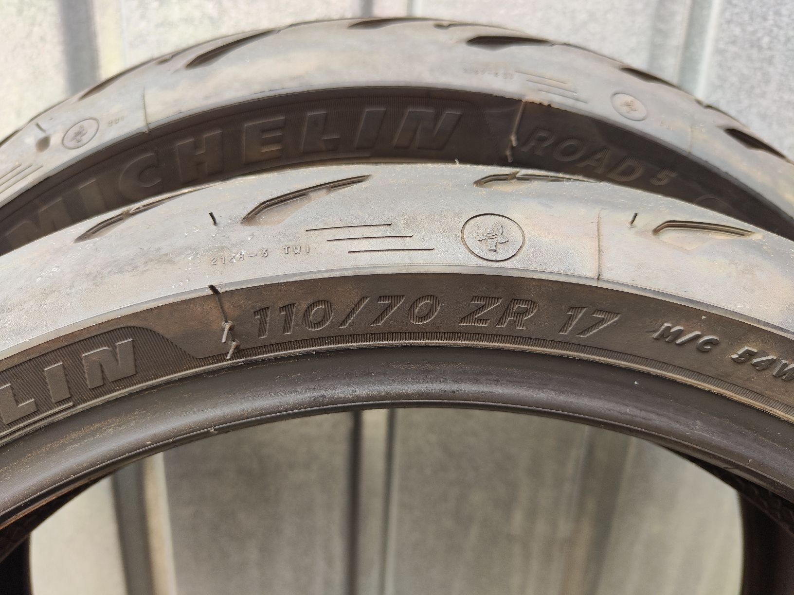 Michelin Pneus & Kompletträder: Motorrad Reifen Michelin Road 5 – Gebraucht aus Muhen von Handschlagg 2