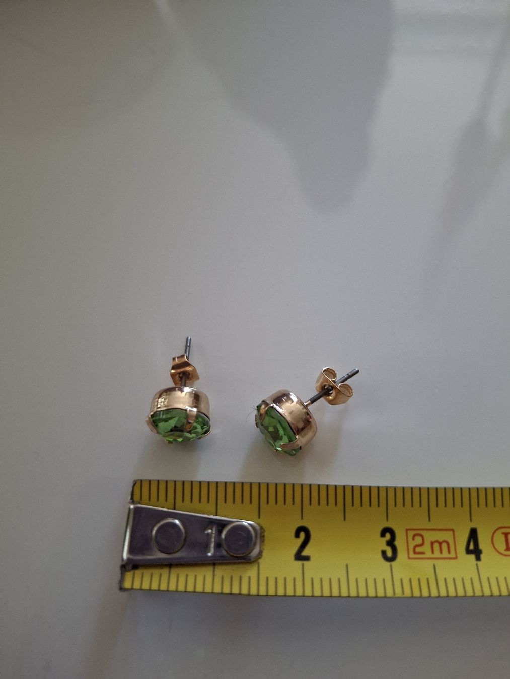 Ohrringe & -stecker: Clous d'oreilles vert lime – Neu (gemäss Beschreibung) aus Lausanne von Cognitia 2