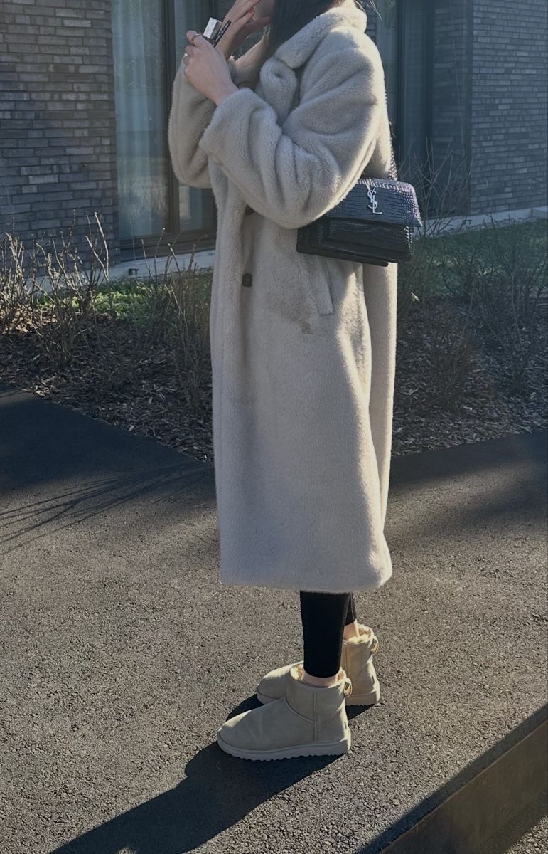 Zara Cappotti: Fellmantel (fake fur) – Nuovo (secondo la descrizione) da Birsfelden venduto da ant_ys8y