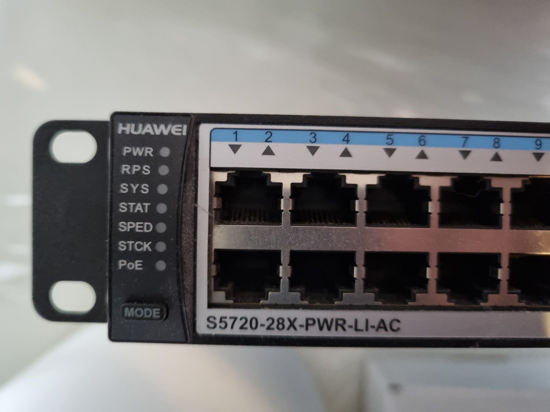 Hub & Switch: huawei switch s5720-28x-pwr-li-ac – Usato da Nottwil venduto da salesman2013 1