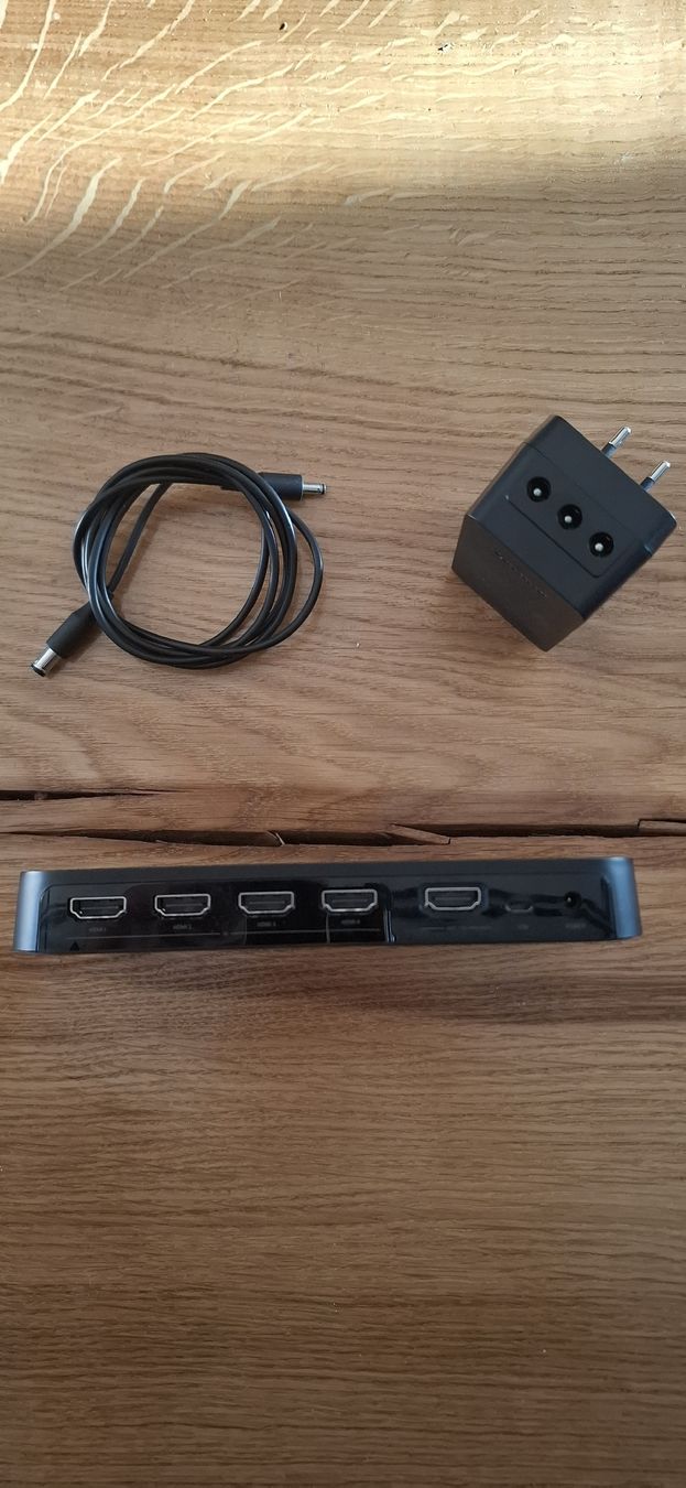Philips Home Cinema: Philips Hue Sync Box 4K  – Usato da Guntershausen venduto da Jtattoo 2