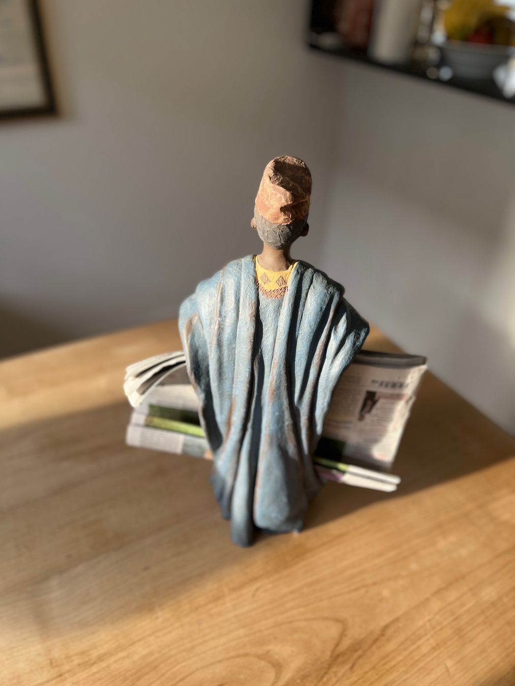 Statuette: Statut porte journal signée - Nigeria – Usato da Dübendorf venduto da SHAS2009 2