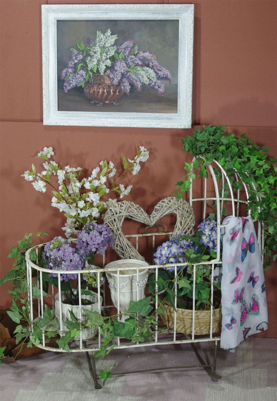 Skulpturen & Statuen: grosse antike Shabby Chic Eisenwiege – Gebraucht aus Meggen von Trouvaillen 9