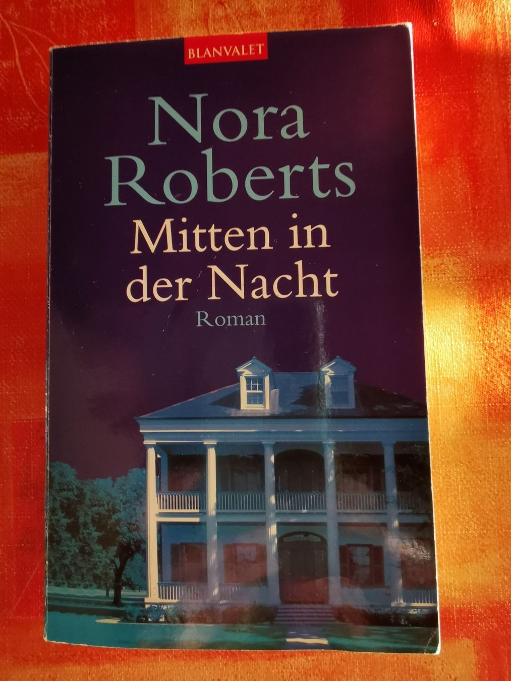 Libri: Nora Roberts, Mitten in der Nacht – Usato da Kölliken venduto da mar5742