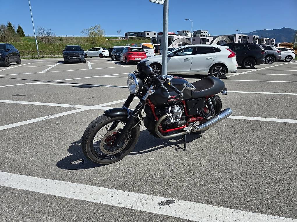 Strasse: Moto Guzzi V7 Racer 2011  15535 km  – Gebraucht aus Bulle von sam_5p9l 1