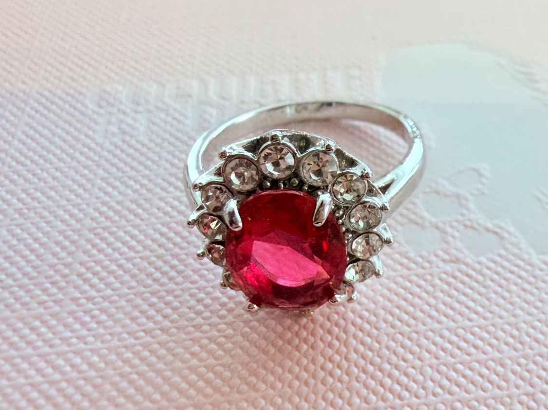 Anelli: Bague vintage avec pierre rouge – Usato da St-Maurice venduto da Sandrinette123 3