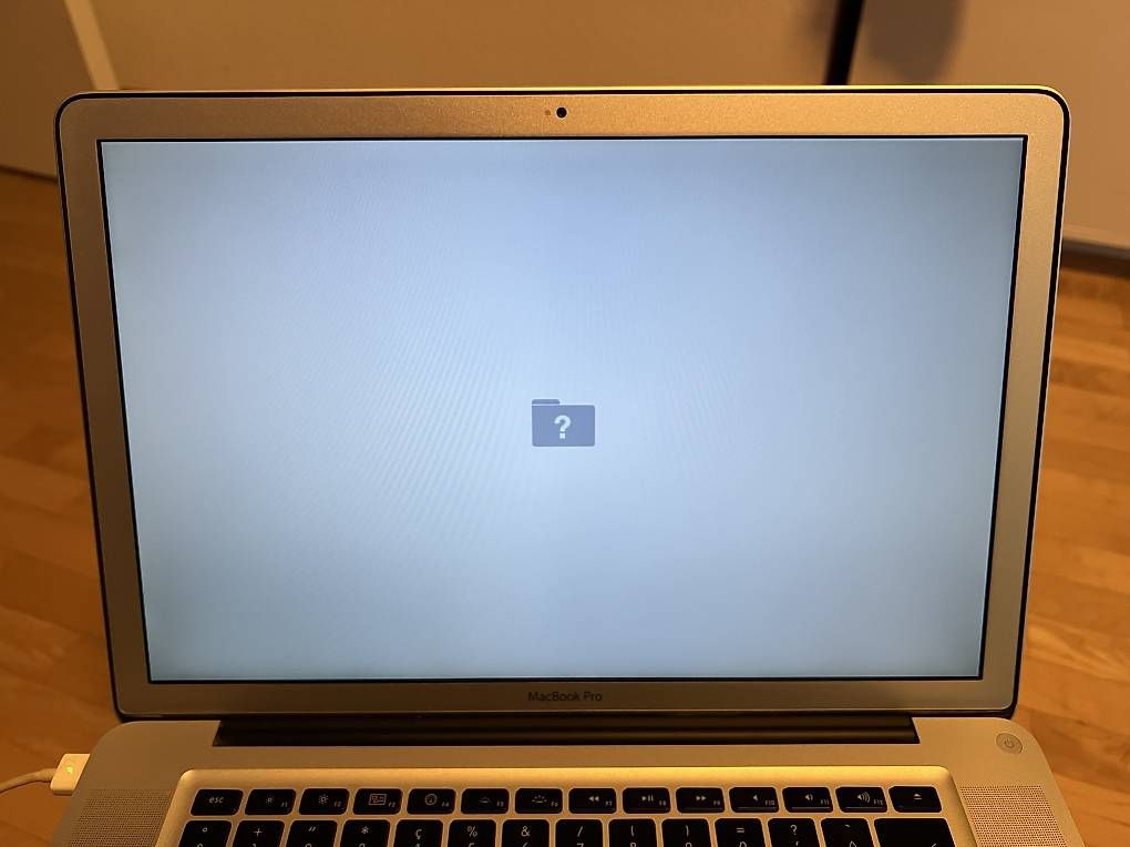 Apple Notebook: Apple MacBook Pro 15 A1286 Early 2011 i7 128GB SSD – Difettoso da Sempach venduto da KevinT.