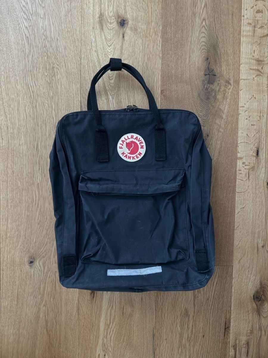 Fjällräven Rucksäcke: Fjällräven - Kånken Maxi Rucksack – Gebraucht aus Interlaken von fbnscl