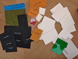 HERMÈS CHANEL GUCCI SAINT LAURENT LOUIS VUITTON Umschläge