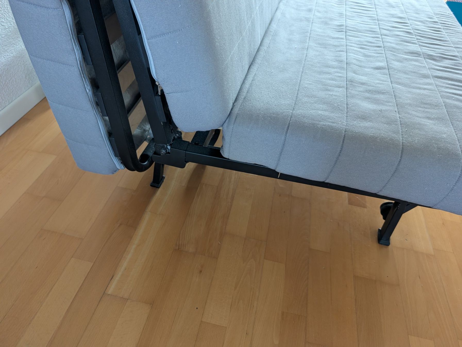 Divani: Ausziehbares Cord Sofa – Usato da Pfäffikon SZ venduto da gosia912 3