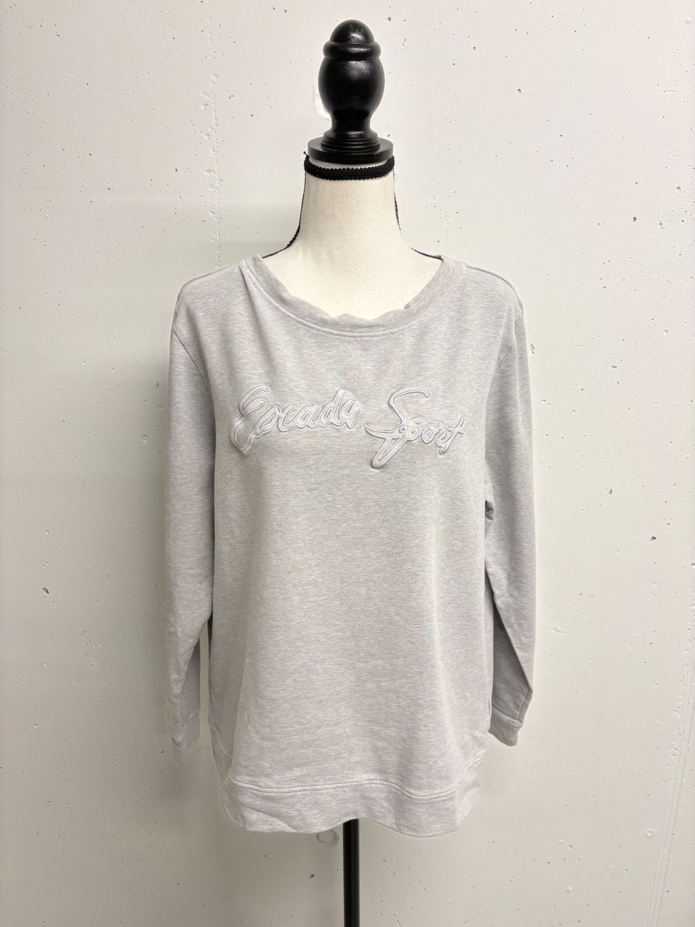 Escada Maglioni & Felpe: Escada Sport Pullover Sweatshirt Gr. M grau Baumwolle – Nuovo (secondo la descrizione) da Regensdorf venduto da secondchancefashion