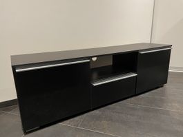 Schwarzes TV-Möbel