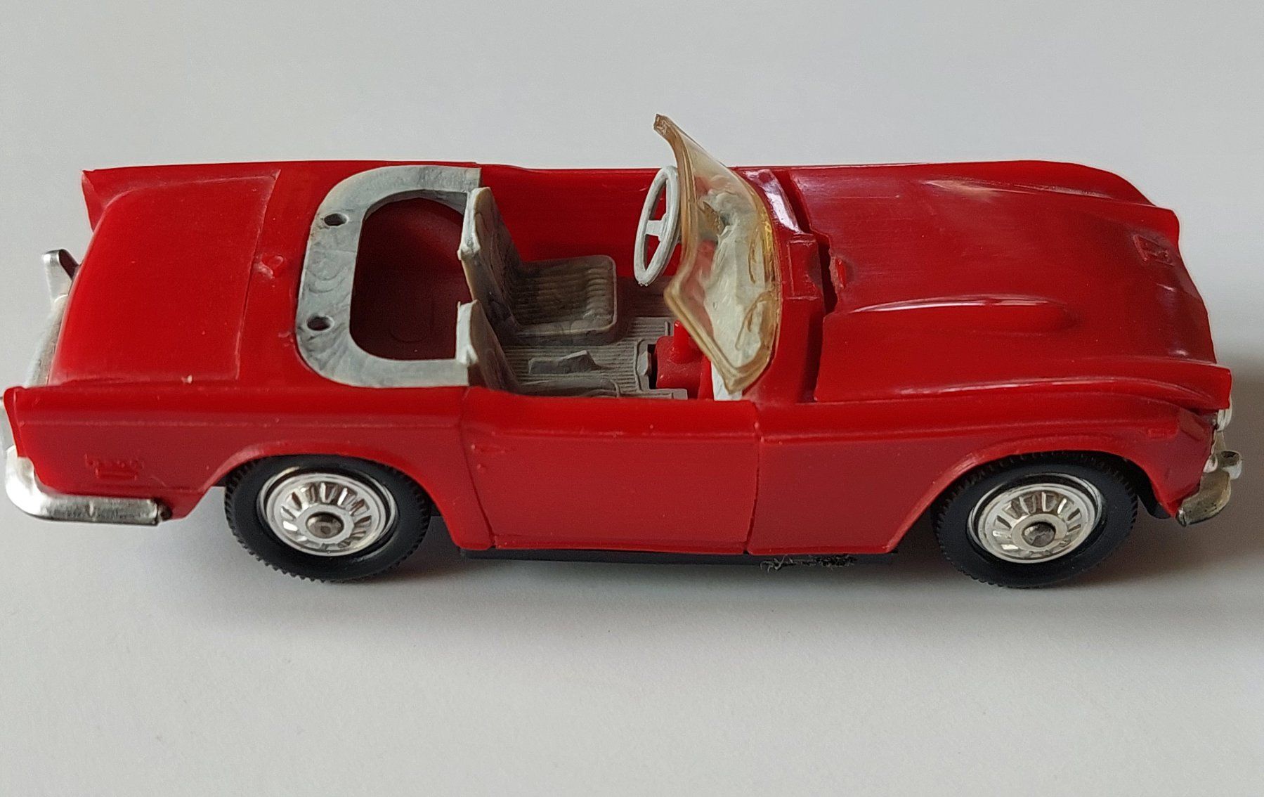 Triumph Modellini d'auto: Triumph TR 5 rot Cabrio ,Norev , 1x43 – Usato da Veltheim AG venduto da fredy_richner 3