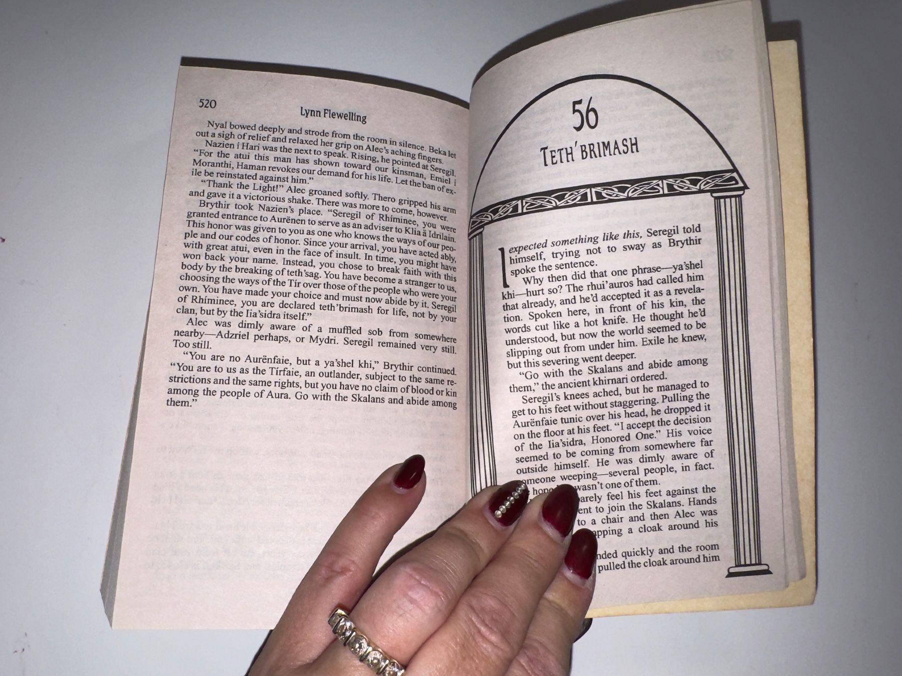 Libri: NOVEL: Lynn Flewelling, Traitor's moon – Usato da Grosswangen venduto da English_books 8