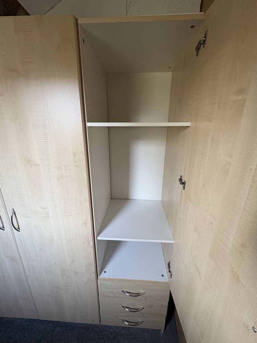 Armadi: Kleiderschrank Holzoptik – Usato da Ehrendingen venduto da cel_5tps 1