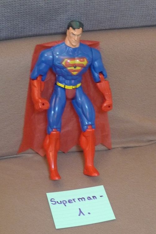 Statuette: Superman-1. – Usato da Bern venduto da bn1640