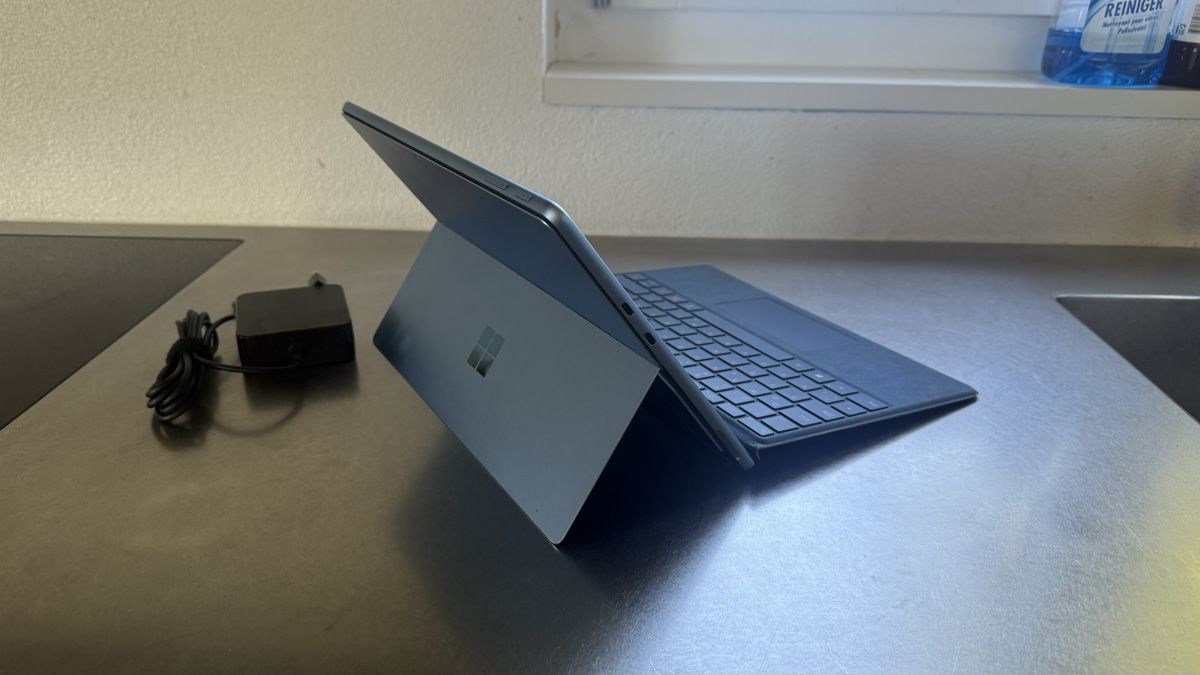 Microsoft Notebooks: Microsoft Surface Pro 9 - Tasatur defekt – Gebraucht aus Rehetobel von ZM81 2
