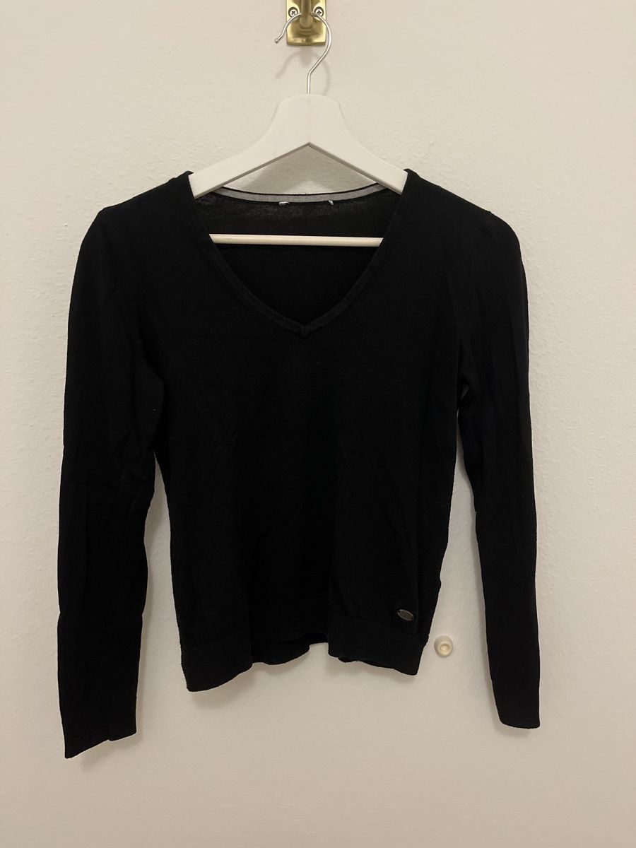 Lotti di vestiti: 4-er Pack feine Pullover – Usato da Luzern venduto da SonjaBucher 3