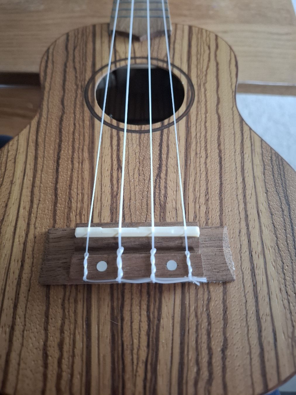 Strumenti musicali: Ukulele, wie neu – Nuovo (secondo la descrizione) da Wil SG venduto da cro_27r5 8