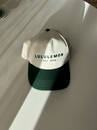 Lululemon Cap, ungebraucht weiss dunkelgrün neuwertig