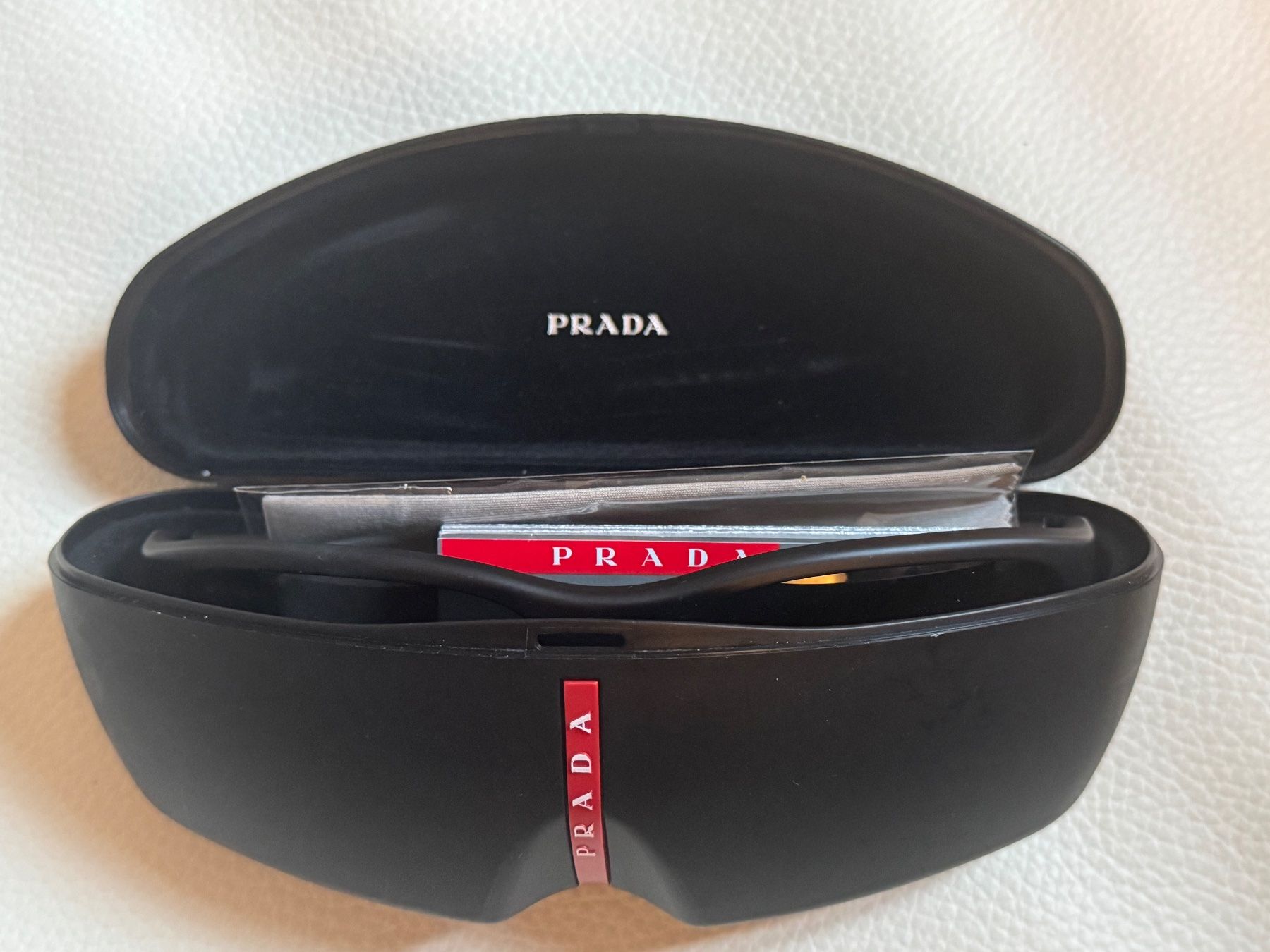 Prada Brillen & Gläser: Lunettes de soleil Prada – Gebraucht aus La Brévine von ycy_m22k 3