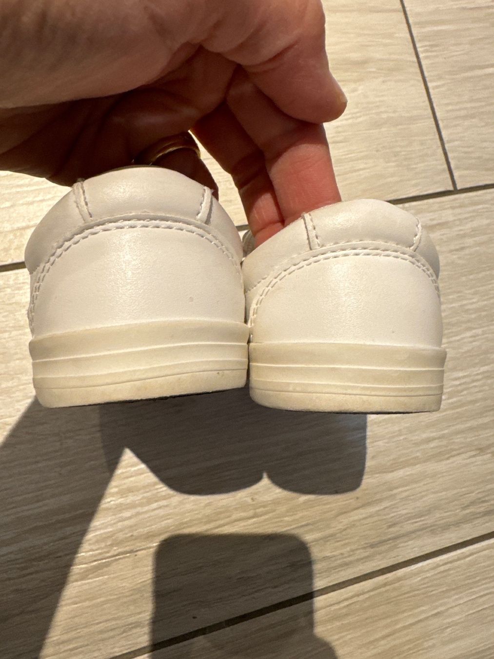 Next Scarpe per ragazzi: Next Turnschuhe weiss Gr 24.5 – Usato da Gelterkinden venduto da Familienferien 3