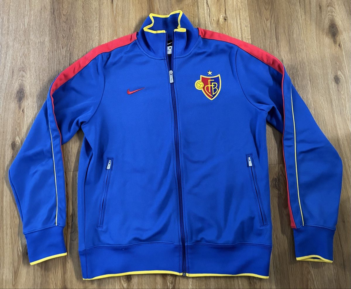 Nike Jacken: FC Basel Trainerjacke Saison 2011/2012 – Gebraucht aus Itingen von Julev