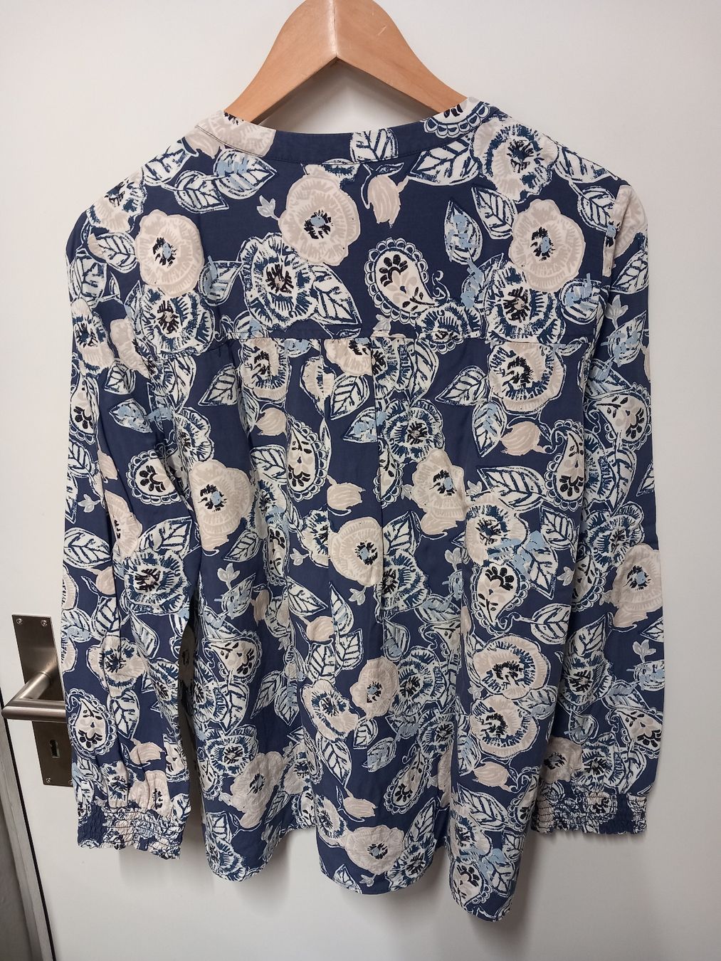 Lieblingsstück Blusen: Lieblingsstück Viscose Bluse Gr.45, schönes Muster – Gebraucht aus Gwatt (Thun) von umwelt-brocki 2