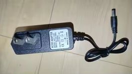 Steckernetzteil 12V DC 4A 48 Watt DC Stecker incl. Adapter