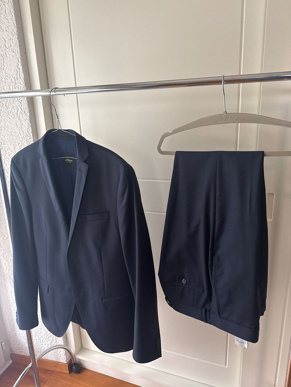 S.Oliver Completi: Herren Anzug S.Oliver und Hose dunkelblau – Usato da Thalwil venduto da vernasm