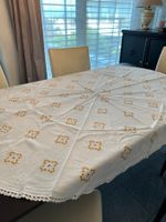 Tischdecke handgefertigt weiss/gelb Muster 170x130- wie NEU!