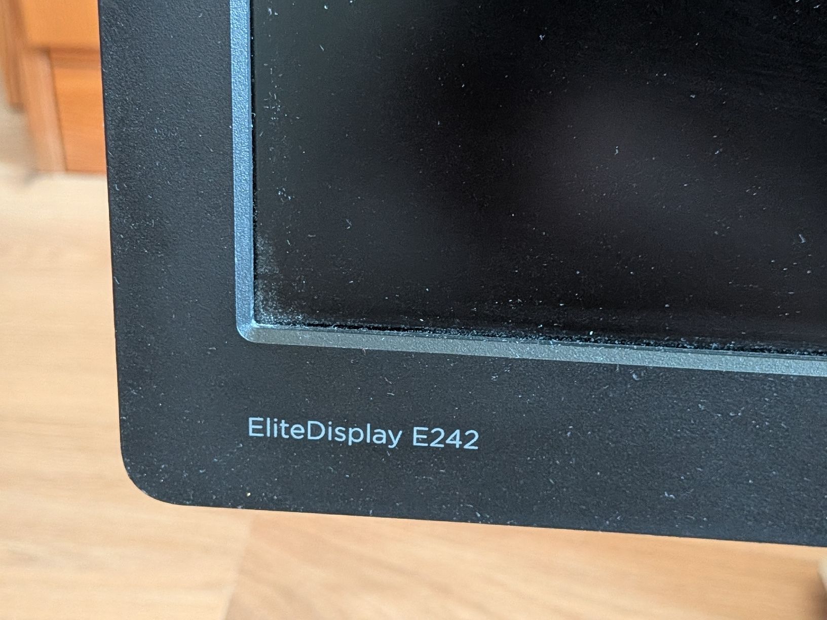 Hewlett Packard Monitor: HP EliteDisplay E242 – Usato da Zofingen venduto da Droni_A 1