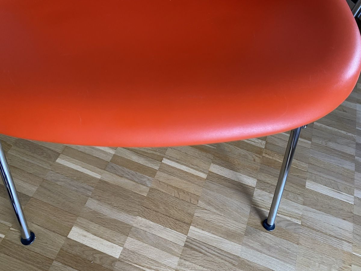 Vitra Sedie: Vitra Eames Plastic Chair Orange DSS Charles & Ray Eames – Usato da St. Gallen venduto da sunmoonwalker 3