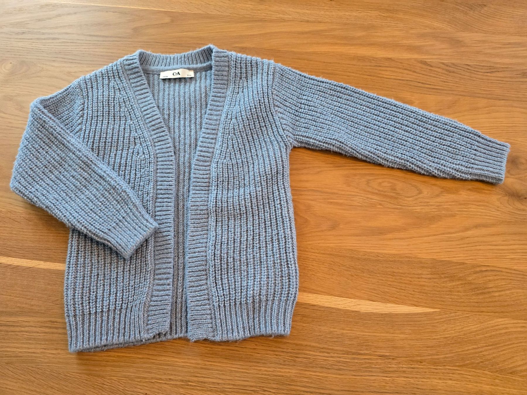 C&A Pullover & Sweatshirts: Strickjacke Gr. 110 – Gebraucht aus Zäziwil von Seisler
