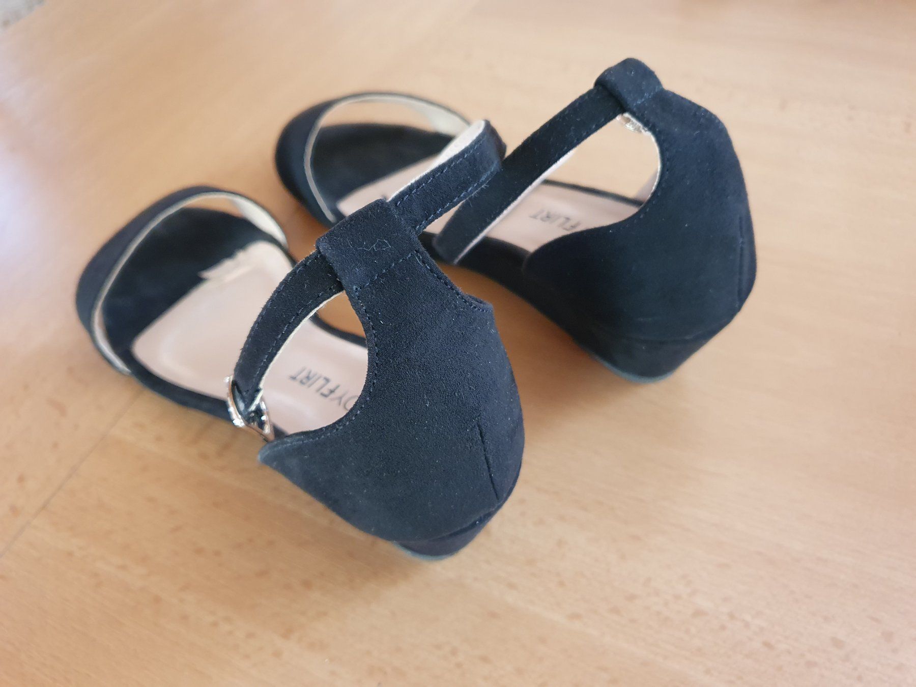 Scarpe da donna: Keilsandalen schwarz – Usato da Bärau venduto da schneider_lein 2