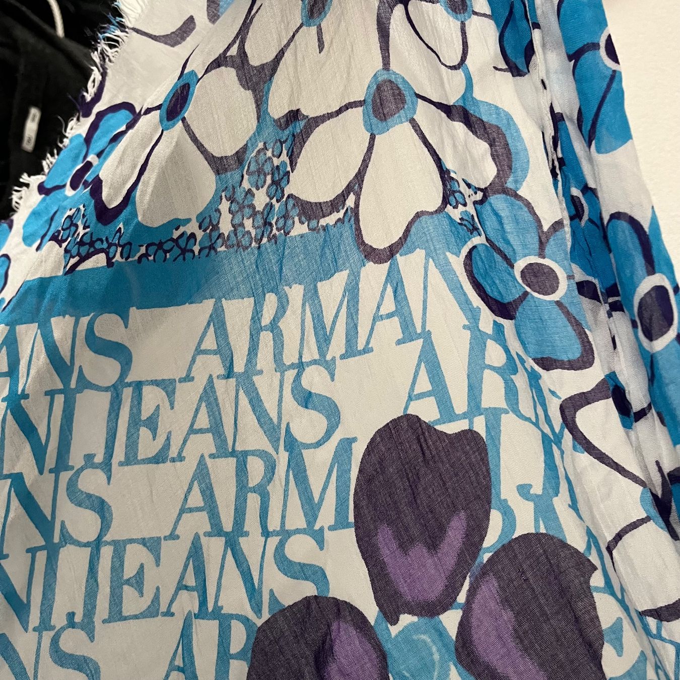 Armani Foulard & Sciarpe: Armani Jeans Schal – Usato da Zug venduto da saskia-chiara 1