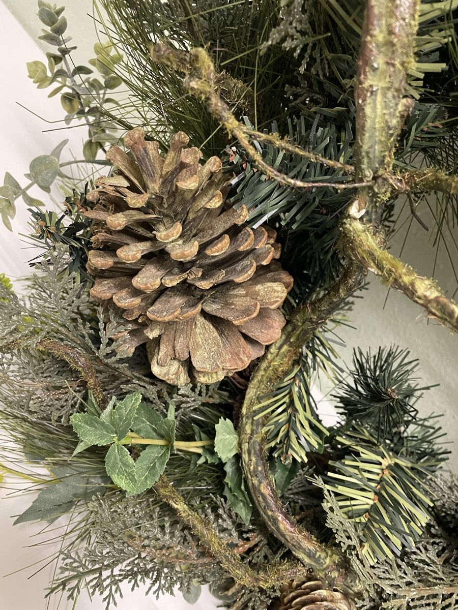 Alle Dekorationen: Festive Winter Wreath with Pine Cones – Neu (gemäss Beschreibung) aus Zürich von LoveFashion76 3